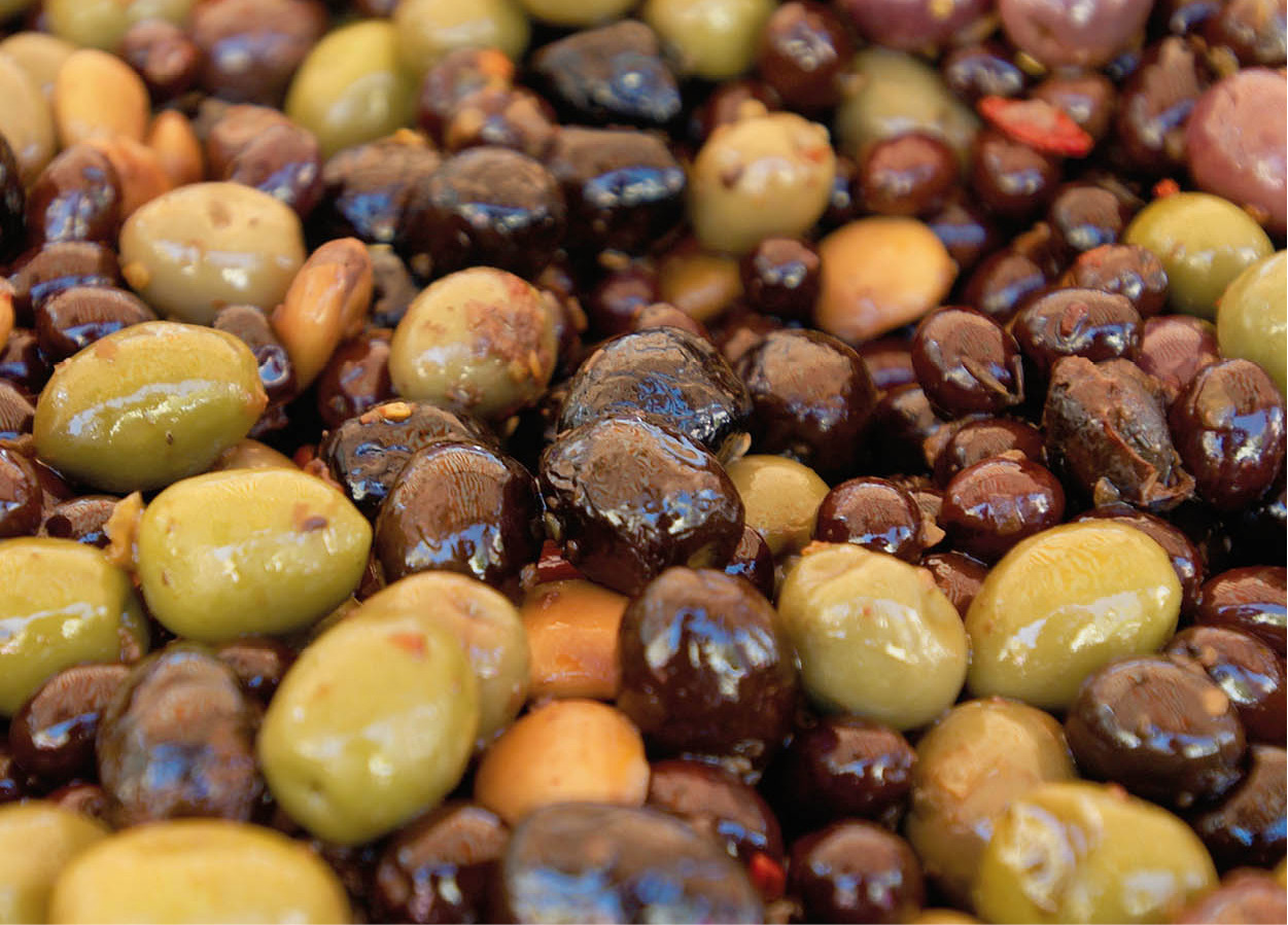 olives_saleya_market_nice_DSC7276a_NiceAndTheFrenchRiviera_EC