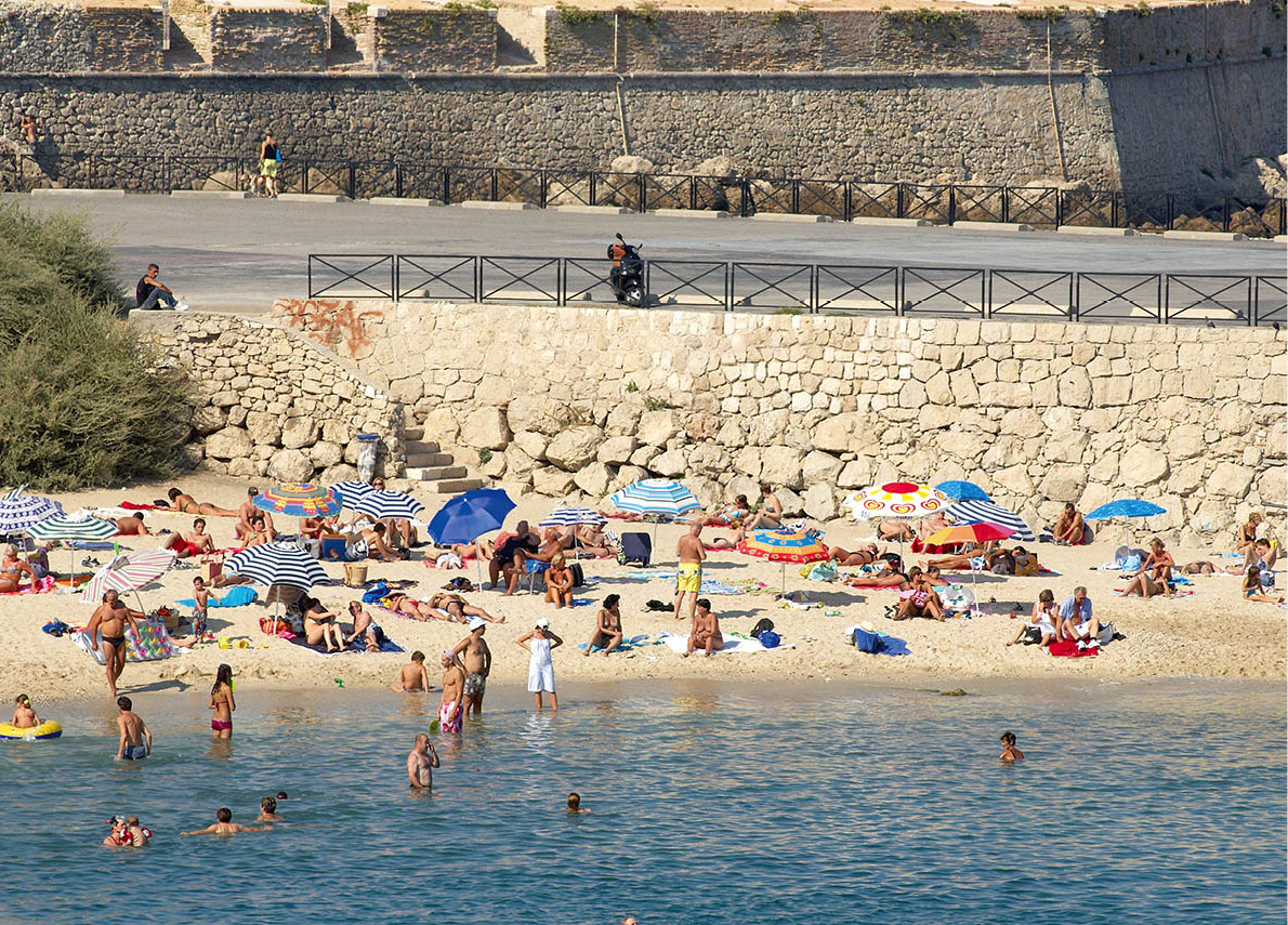 antibes_beach_DSC7024_NiceAndTheFrenchRiviera_EC