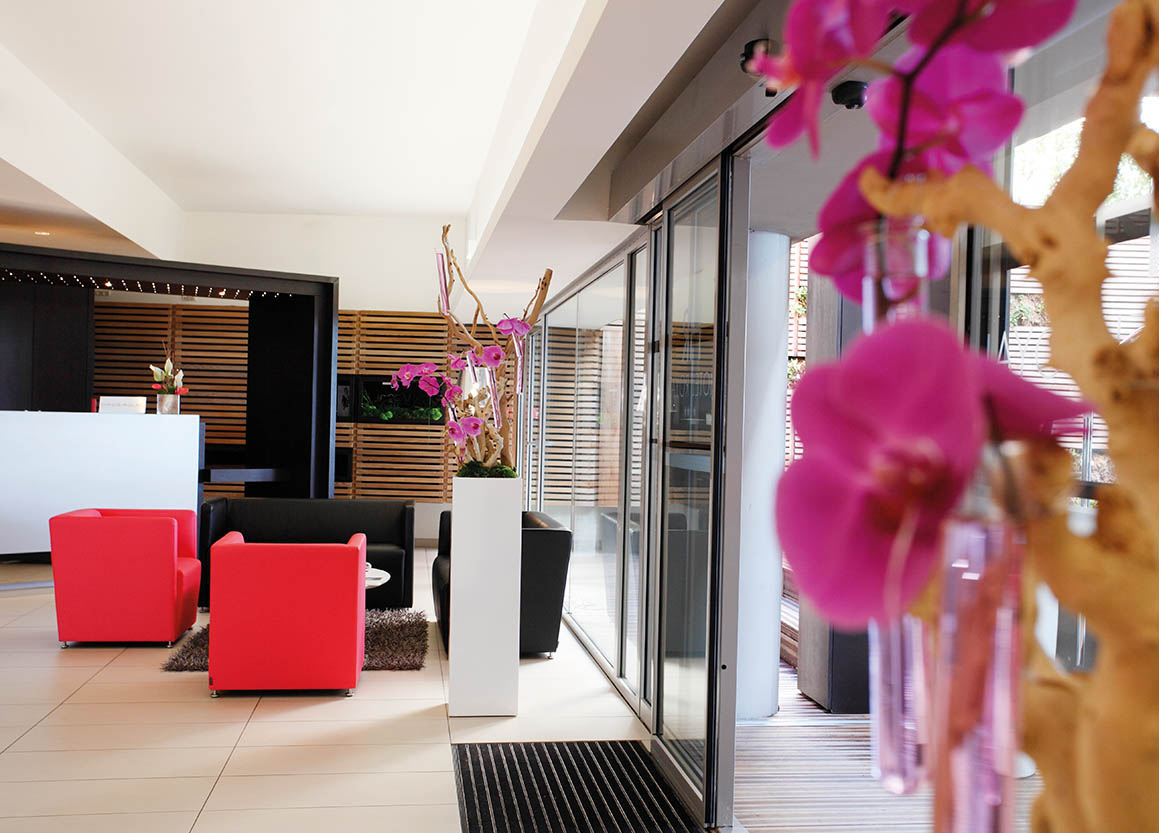 Hi_NCERA_48630547_10_Lobby_Royal_Antibes_NiceAndTheFrenchRiviera_EC