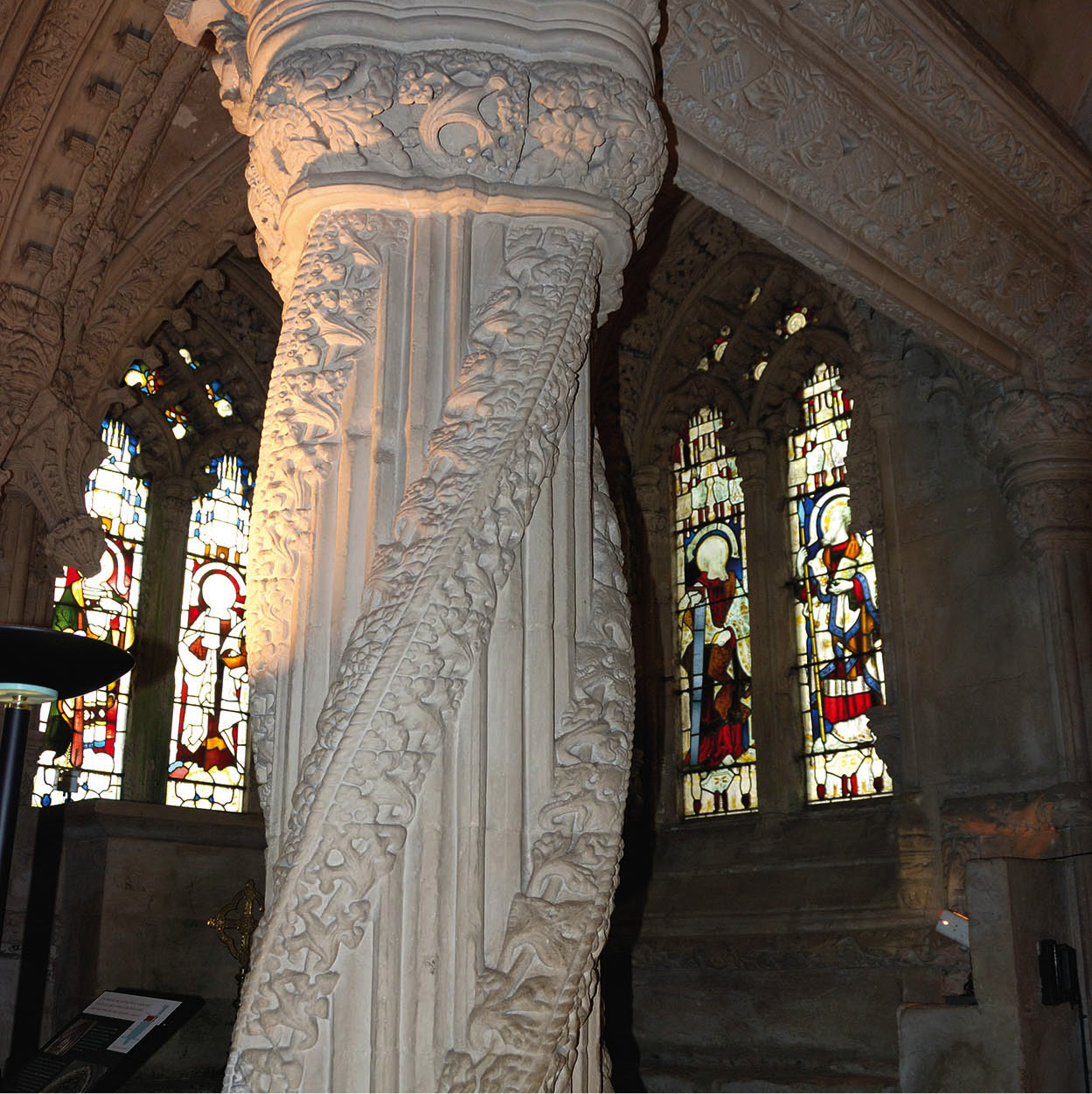 Rosslyn_Chapel_Apprentice_Pillar_2203_Scotland_EC