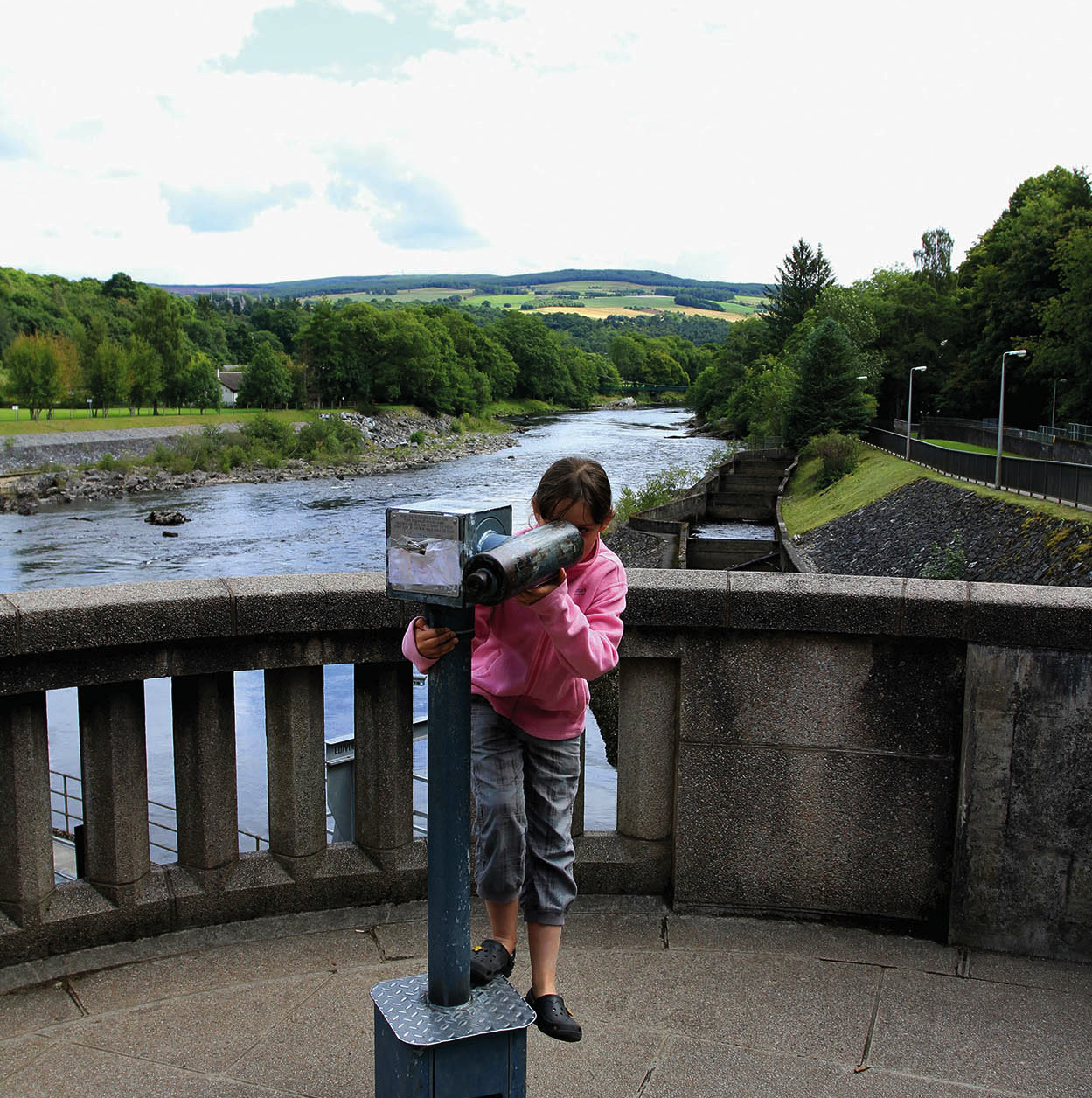 INSIGHT_GUIDES_PITLOCHRY_FISH_LADDER_AND_DAM1_Scotland_EC