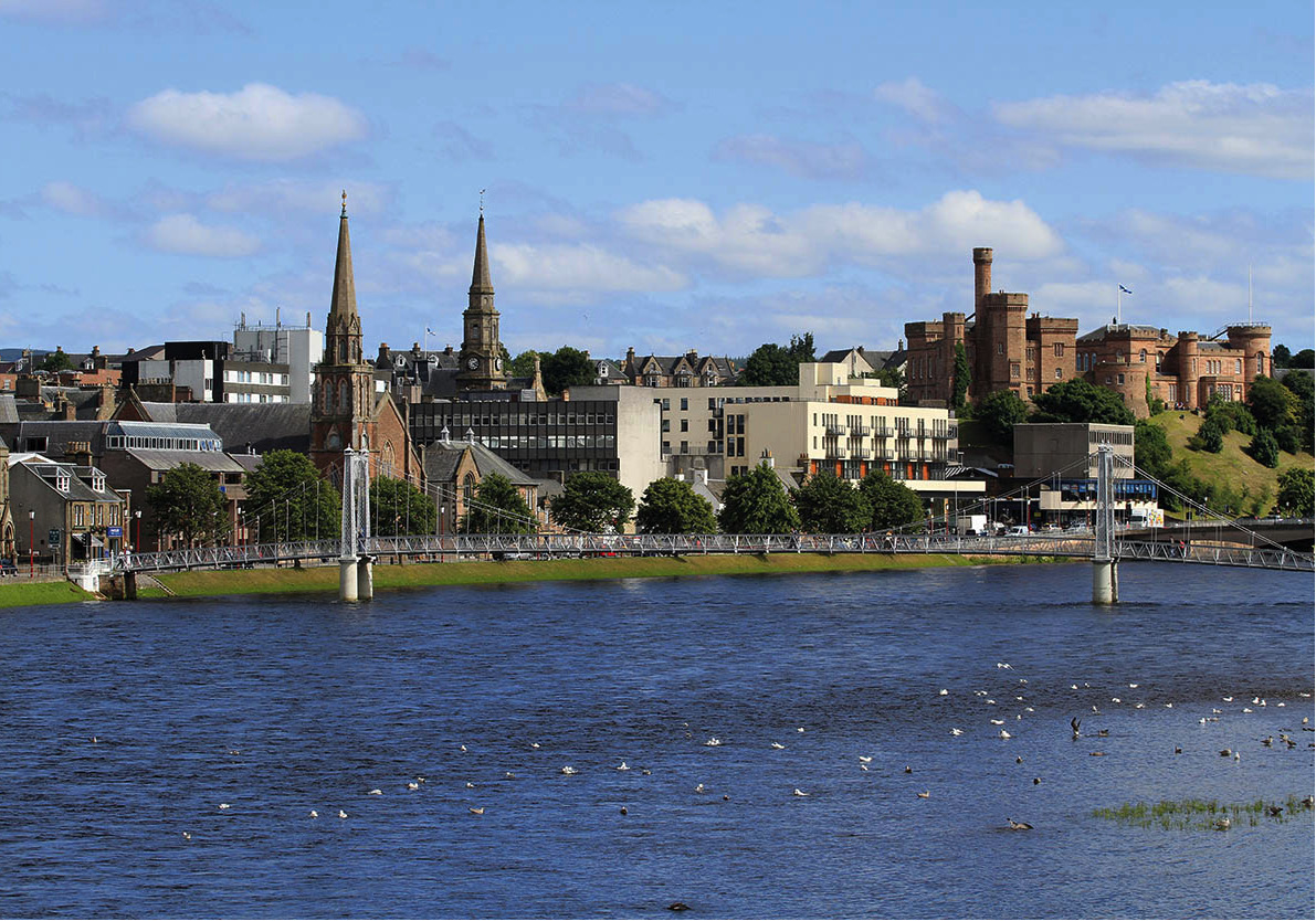 INSIGHT_GUIDES_INVERNESS_9_Scotland_EC