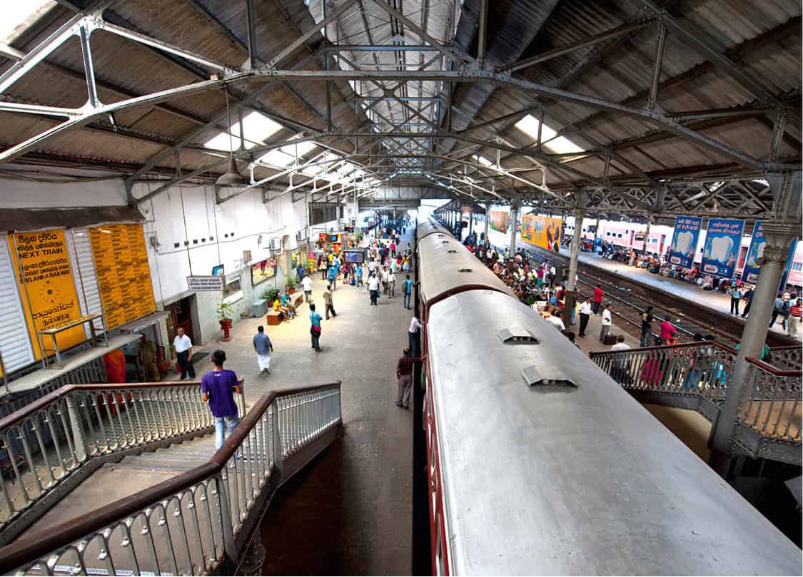 iStock_000017093135Medium_SriLanka_EC